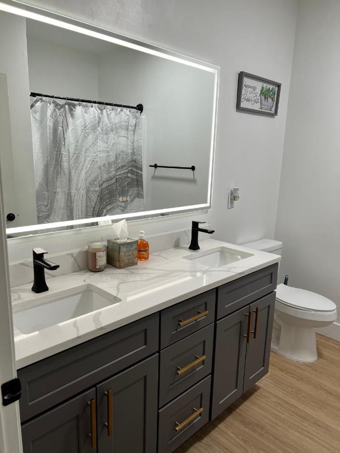 South Charlotte Most Wanted Ngoại thất bức ảnh
