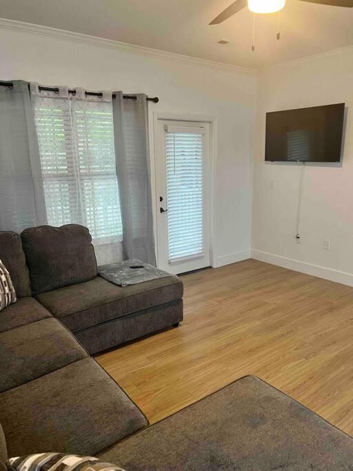 South Charlotte Most Wanted Ngoại thất bức ảnh
